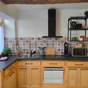  Hébergement de vacances Maison, Lescaleyest